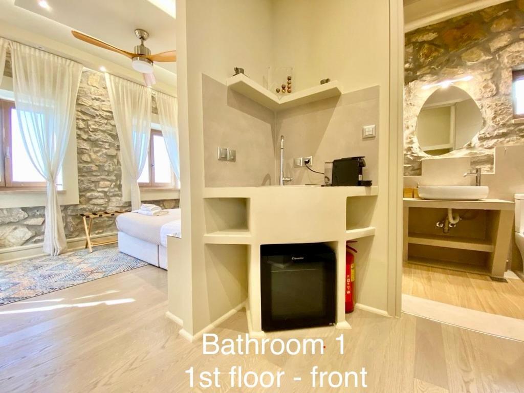 Villasonboard Rock 3 Bed, 3 Bath, Jacuzzi, Seaside * Ermioni