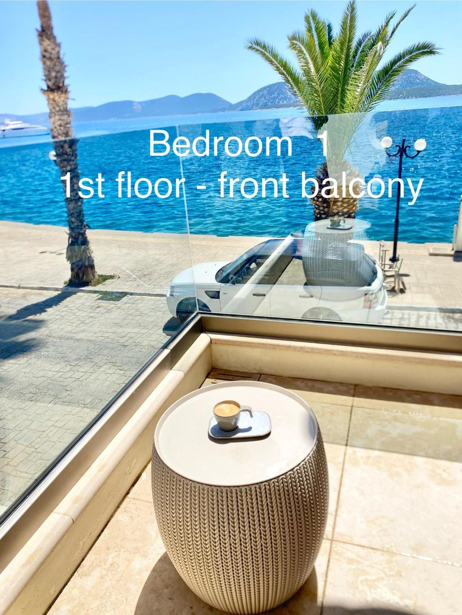 Villasonboard Rock 3 Bed, 3 Bath, Jacuzzi, Seaside Villa *