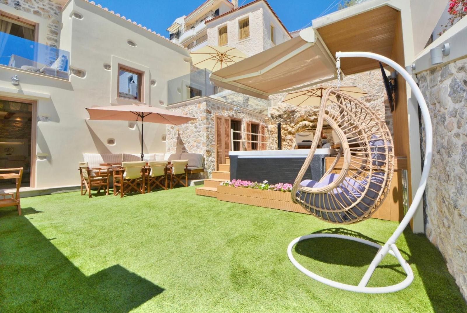 Villasonboard Rock 3 Bed, 3 Bath, Jacuzzi, Seaside Villa Ermioni