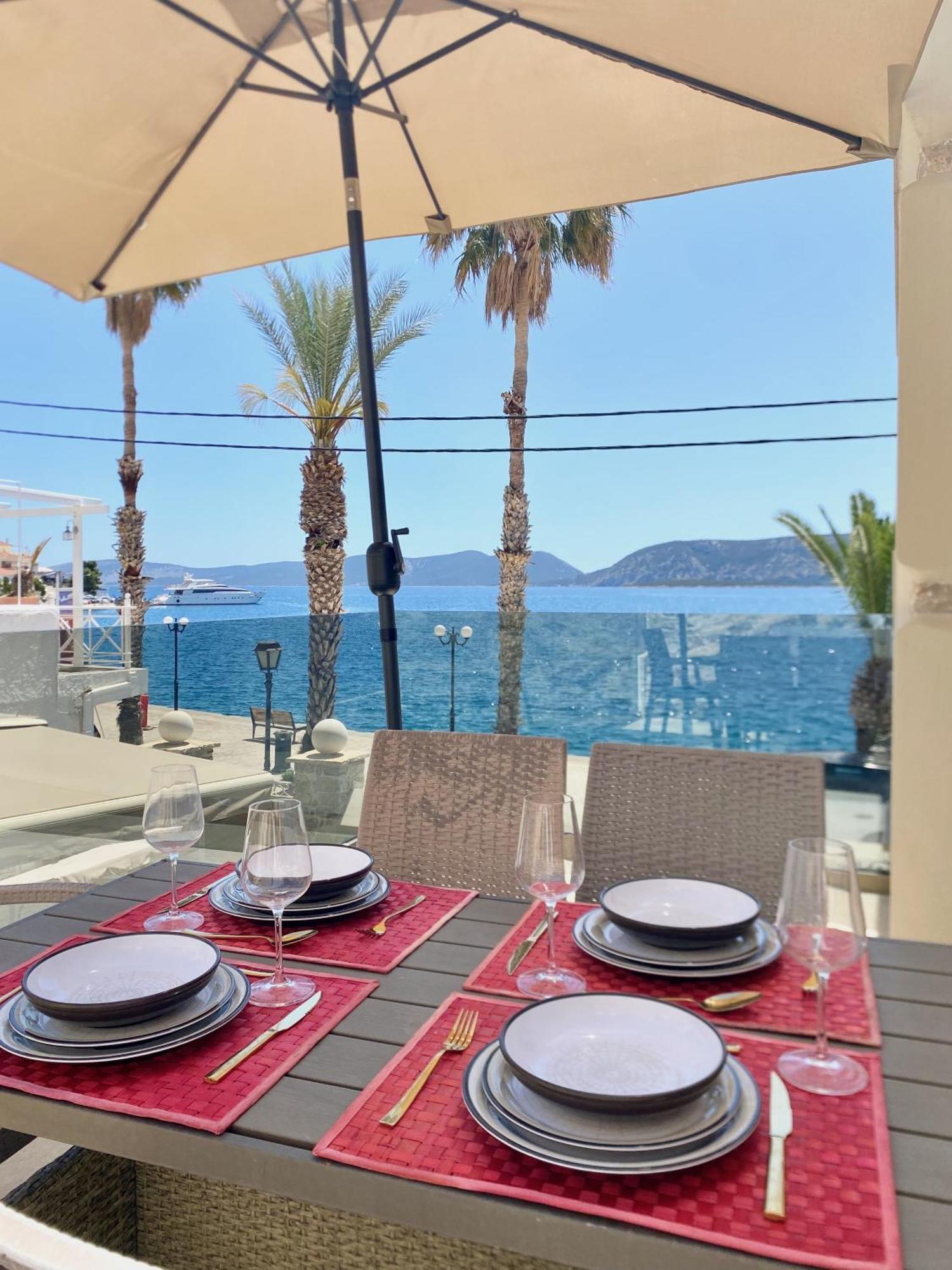 Villasonboard Rock 3 Bed, 3 Bath, Jacuzzi, Seaside Villa *