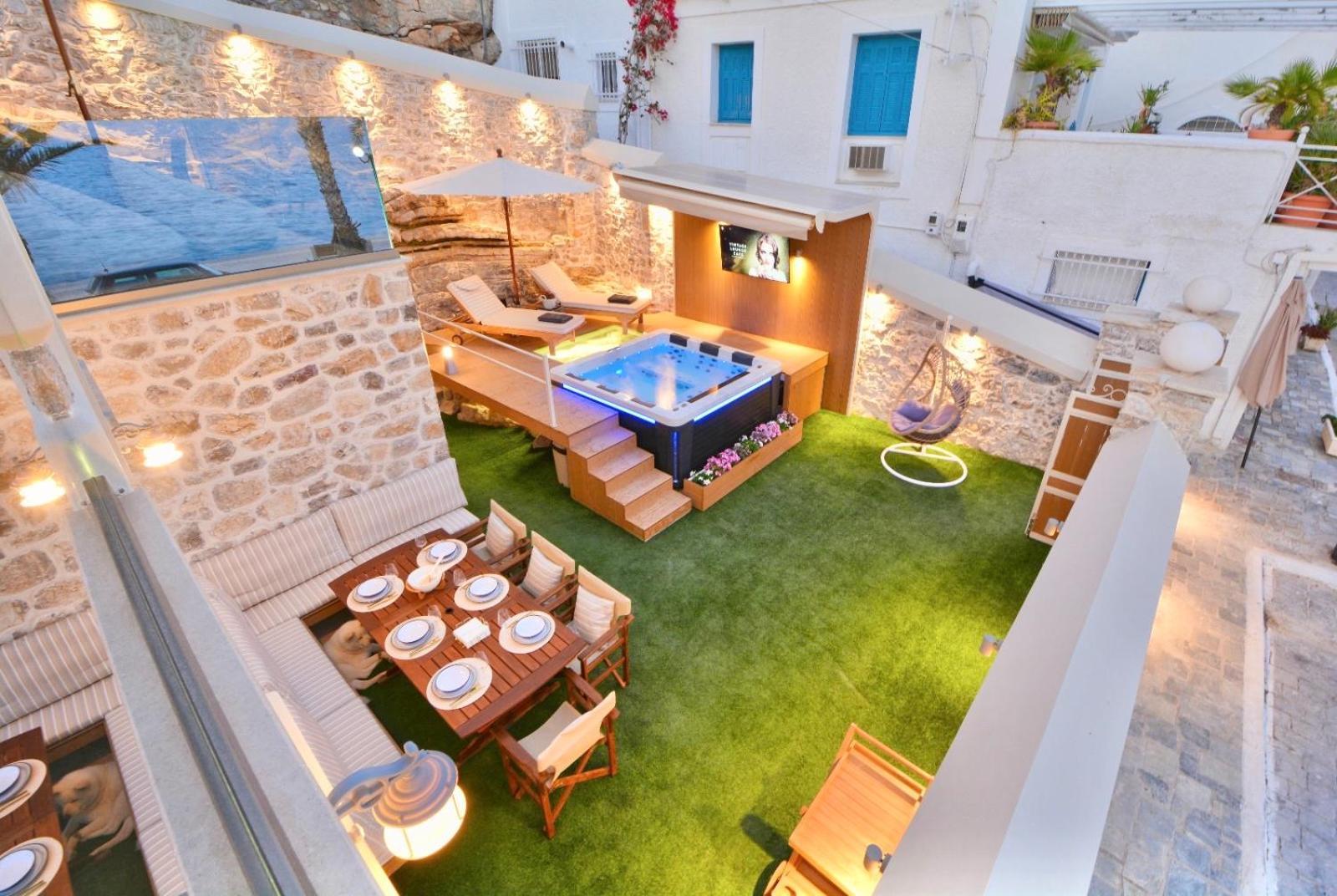 Villa Villasonboard Rock 3 Bed, 3 Bath, Jacuzzi, Seaside Ermioni